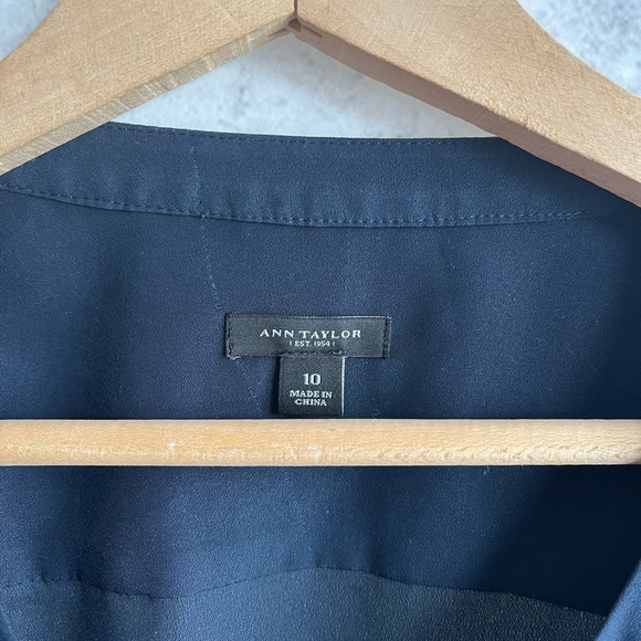 Size 10 Ann Taylor long blue sleeve button down dress - Picture 3 of 6